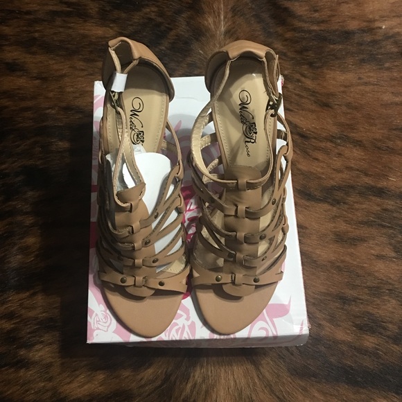 Camel color heels (New) - Picture 3 of 3